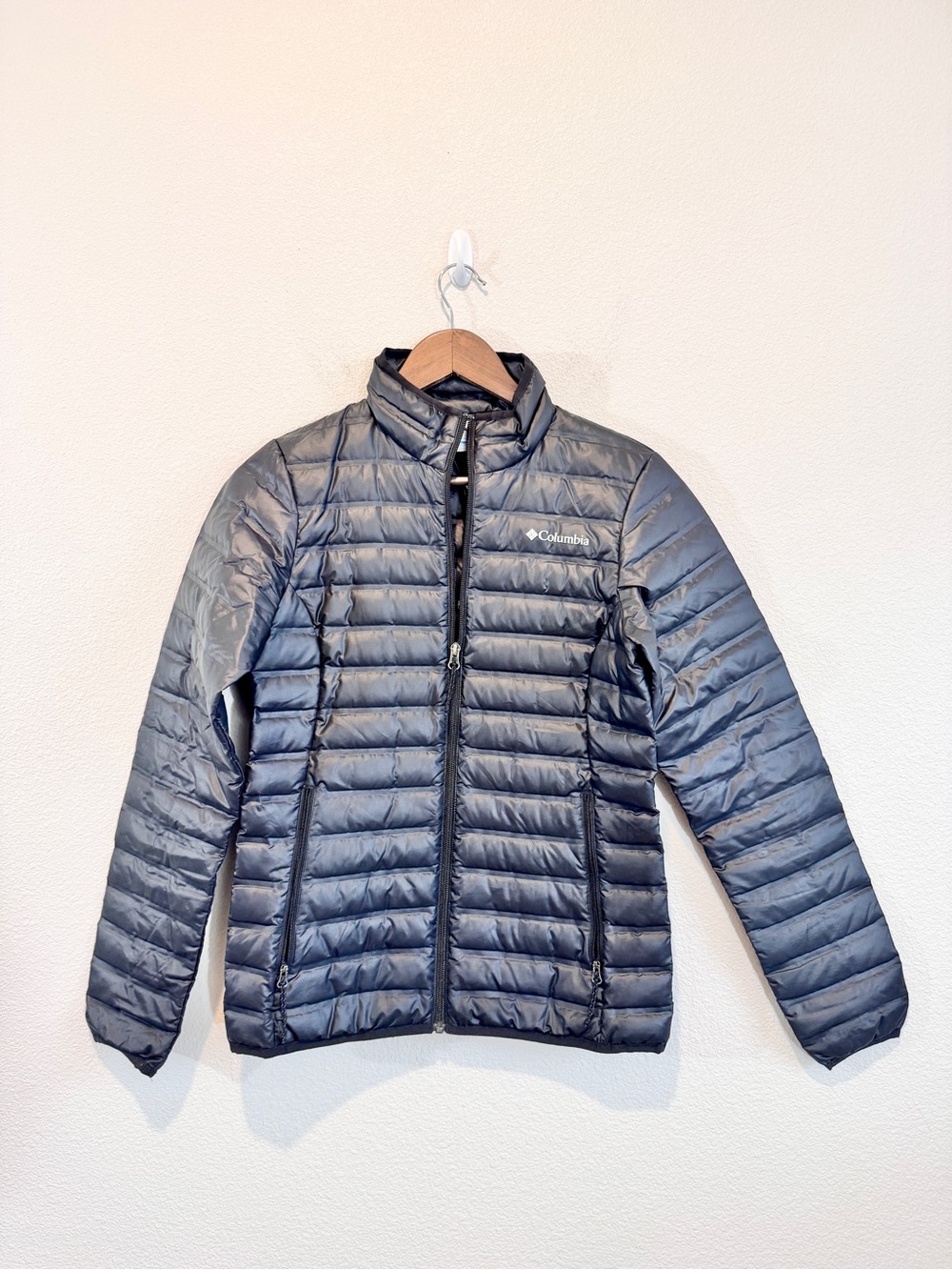 Columbia Women’s Down Puffer Jacket Small Black Packable Lightweight Hiking J54